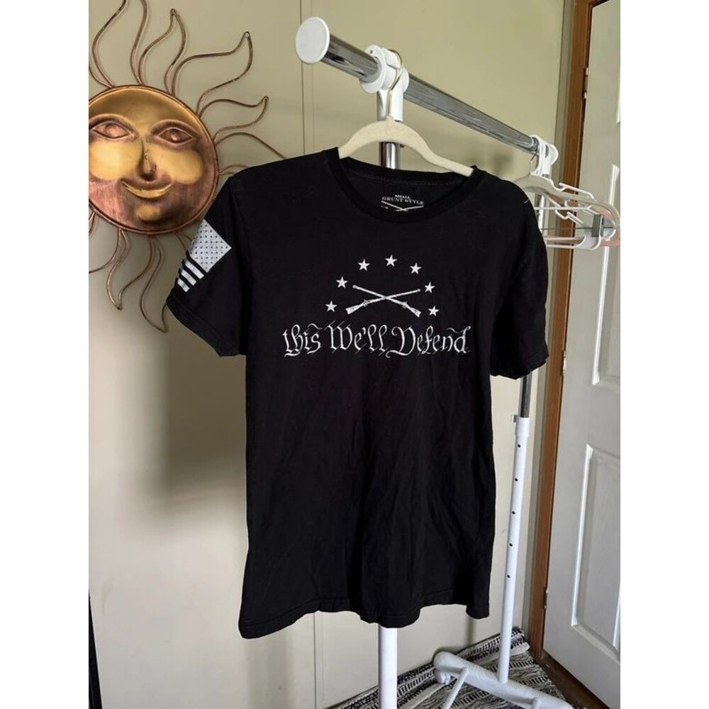 Size small grunt style T-shirt